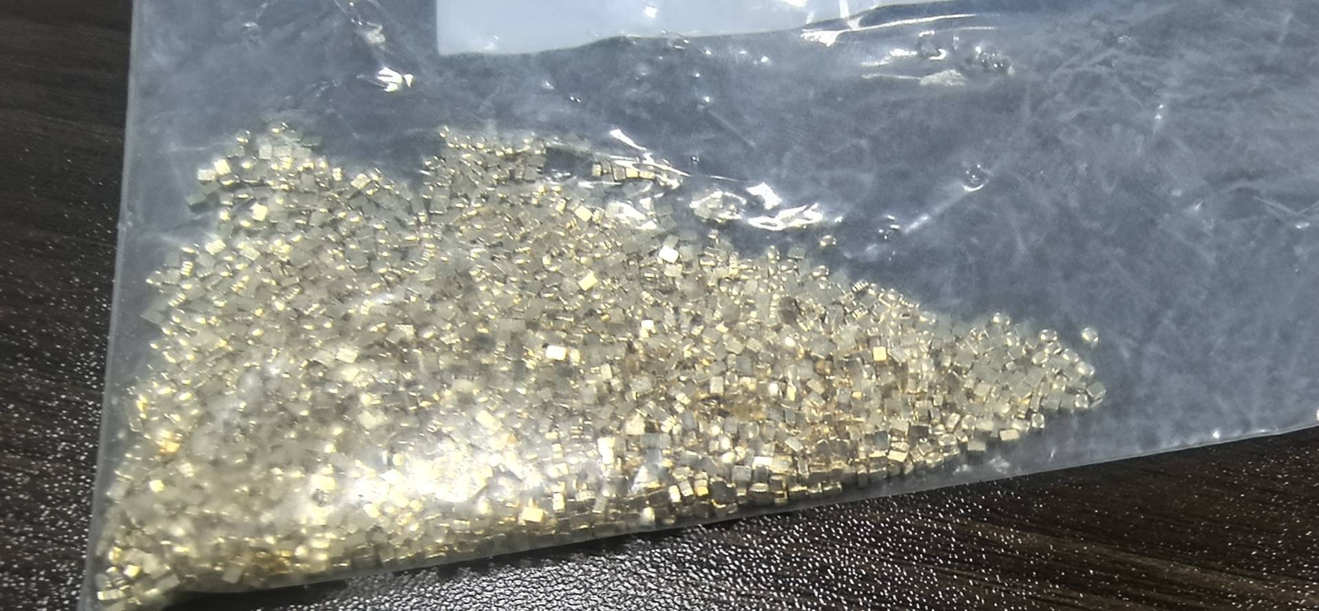 1.8×1.3×1mm 产品图